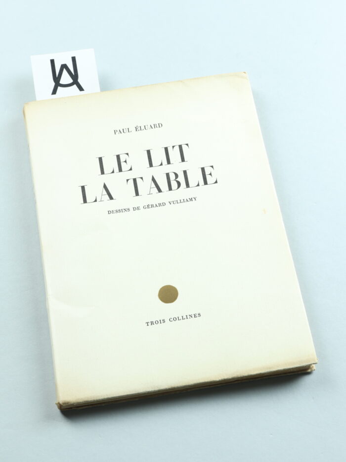 Le lit. La table