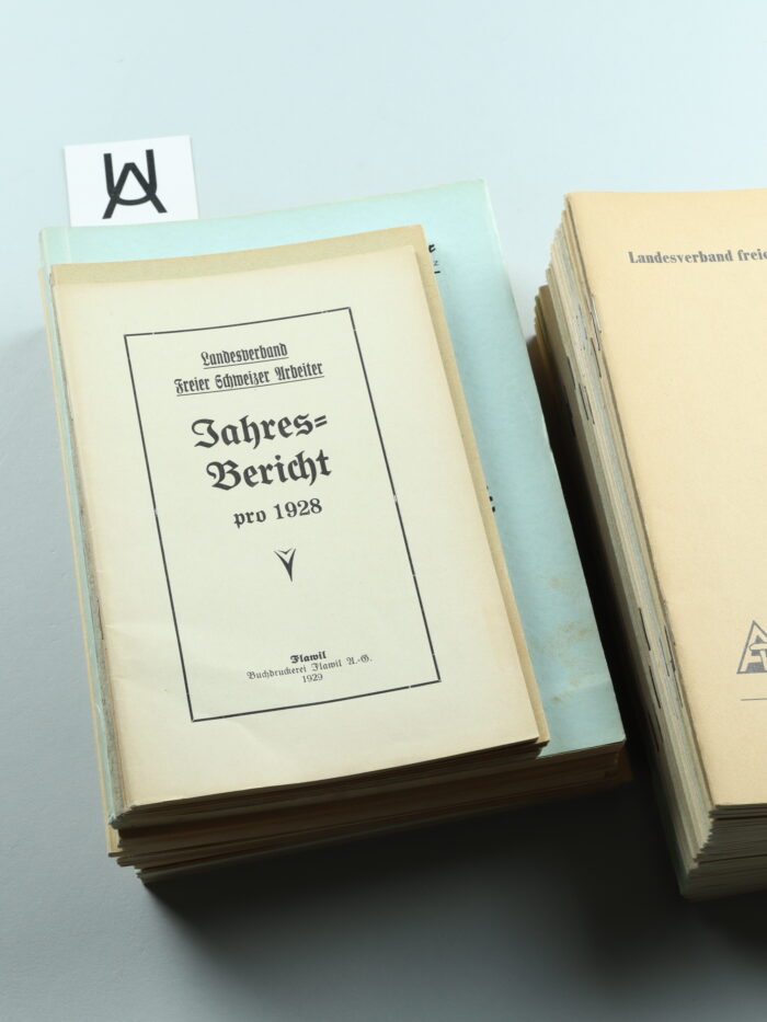 [Konvolut von 47 Jahresberichten des «Landesverband[s] freier Schweizer Arbeiter. (Freiheitlich-nationaler Arbeiter- und Angestelltenbund der Schweiz)» aus den Jahren 1928 - 1978 (in 45 Bänden)]