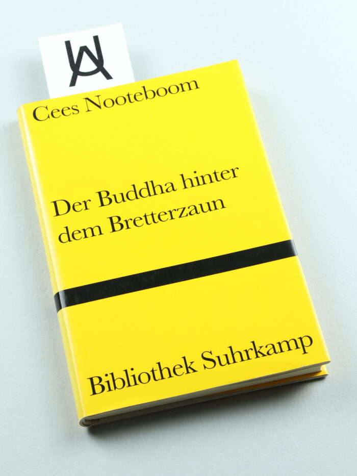 Der Buddha hinter dem Bretterzaun