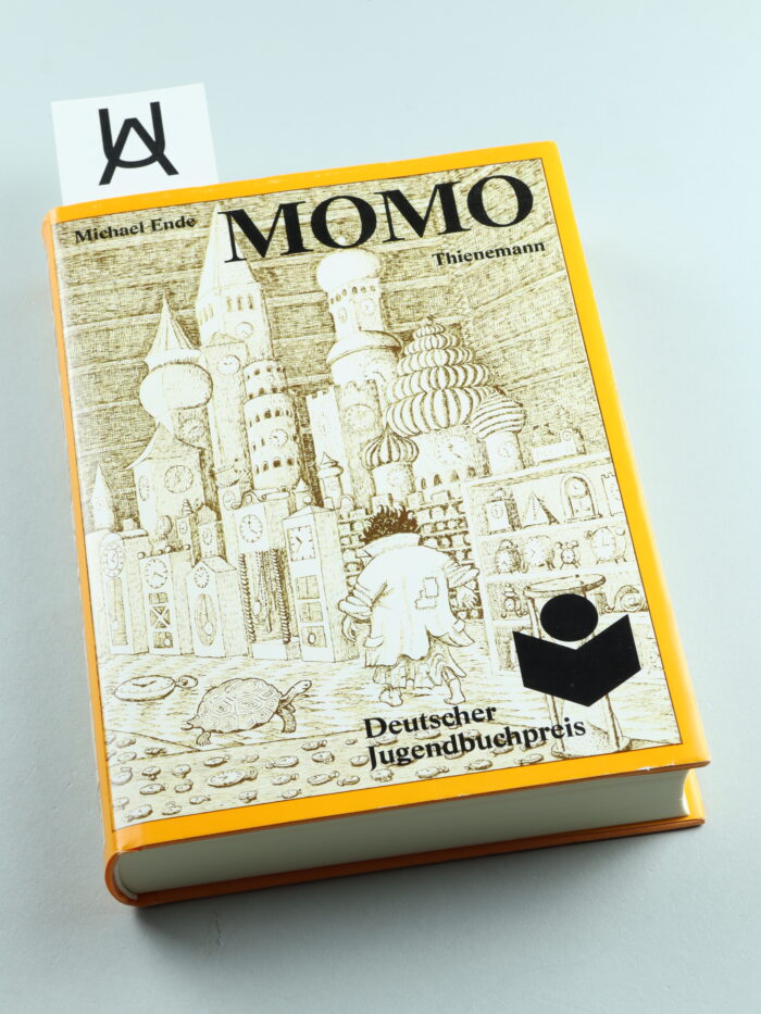 Momo oder Die seltsame Geschichte von den Zeit-Dieben und von dem Kind, das den Menschen die gestohlene Zeit zurückbrachte